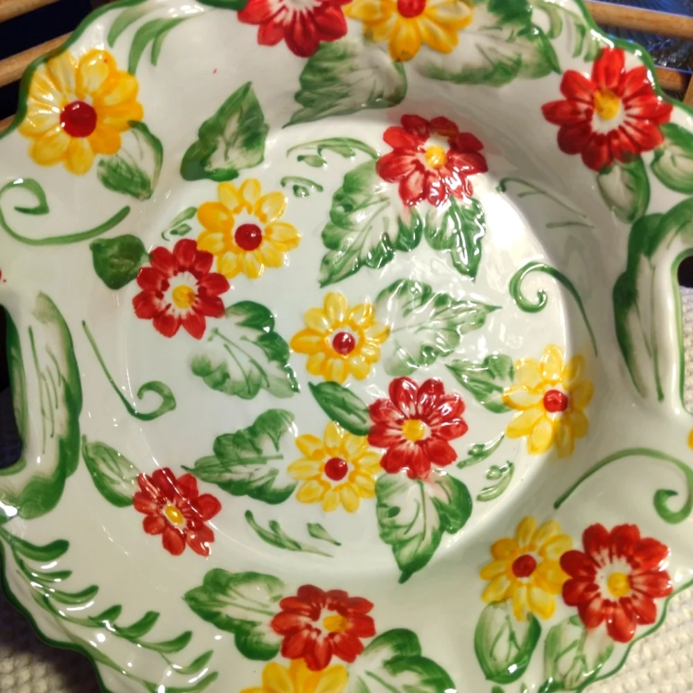 11' TEMP-TATIONS By Tara Casserole/Baking Dish in Red/Yellow Floral - 1QT.